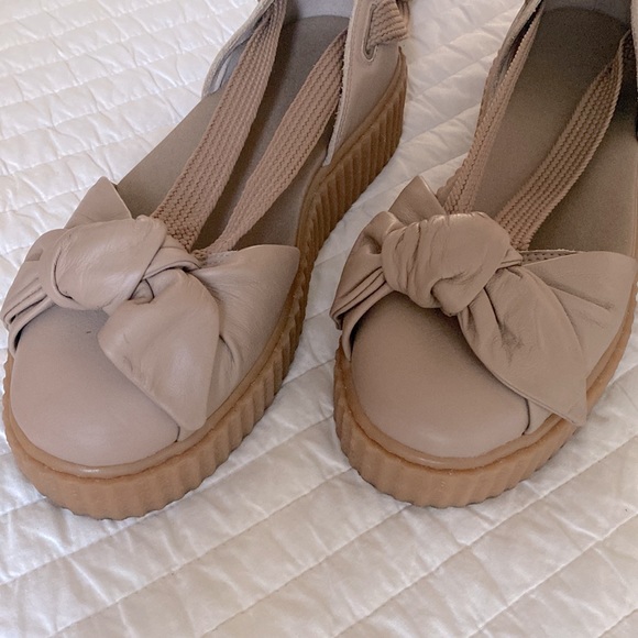 Creeper Platform Sandals with bow by Fenty Oatmeal Tan Size 9 - Picture 5 of 7